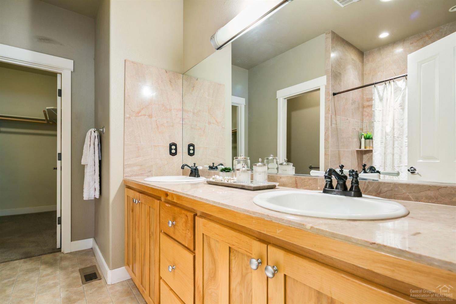 Skyliner Summit - Residential