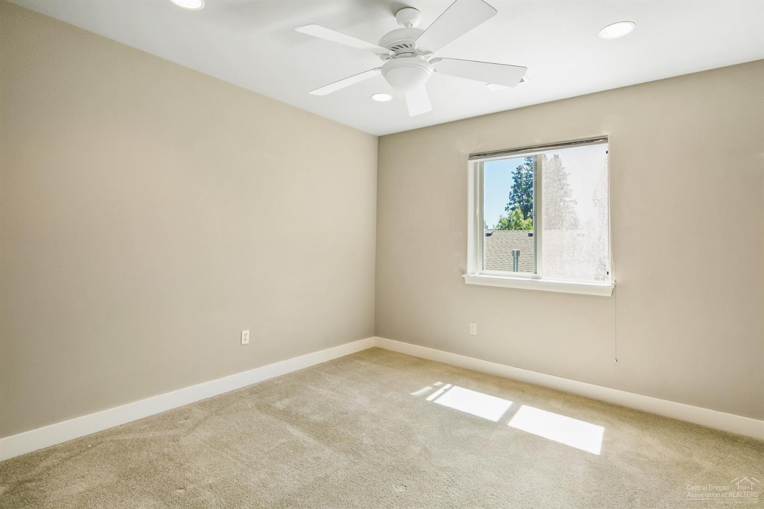 Skyliner Summit - Residential