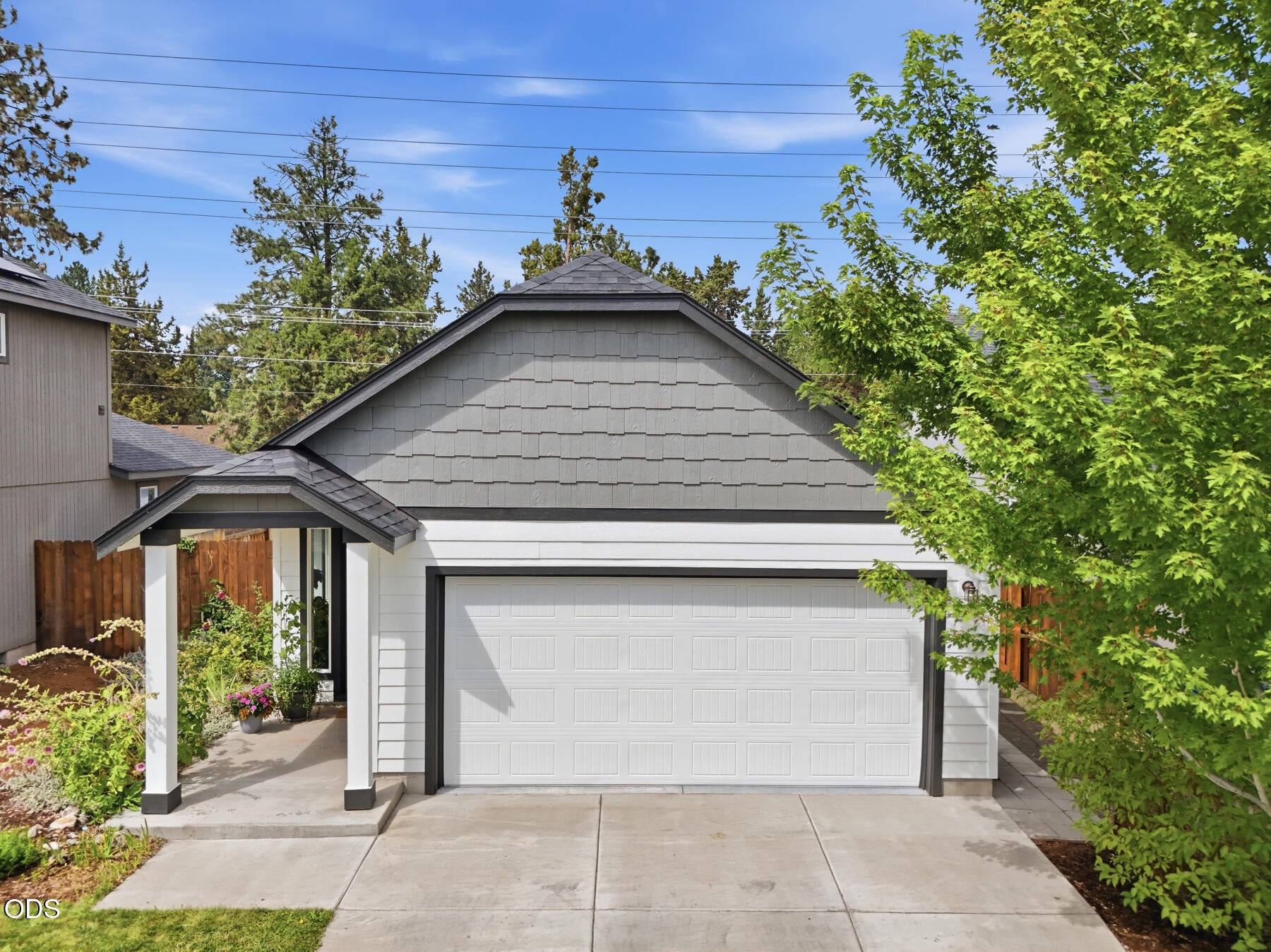 612 SE Gleneden Place