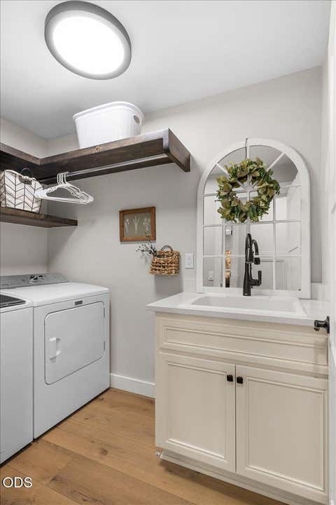 Tiny photo for 236 NW Canyon View Drive, Grants Pass, OR 97526 (MLS # 220227344)