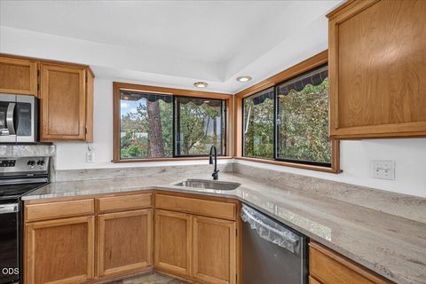Tiny photo for 7065 Monte Vista Court, Eagle Point, OR 97524 (MLS # 220223829)