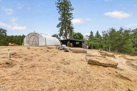 Tiny photo for 7065 Monte Vista Court, Eagle Point, OR 97524 (MLS # 220223829)