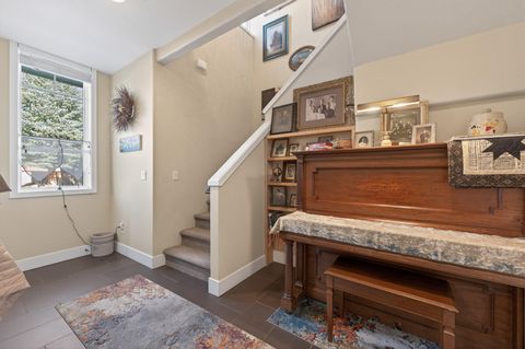 Tiny photo for 370 S Pine Meadow Street, Sisters, OR 97759 (MLS # 220219438)