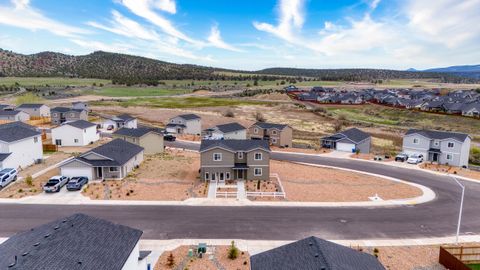 Tiny photo for 1088 NE Cobbleridge Loop NE, Prineville, OR 97754 (MLS # 220219391)