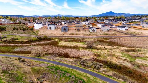 Tiny photo for 1088 NE Cobbleridge Loop NE, Prineville, OR 97754 (MLS # 220219391)