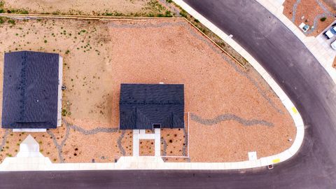 Tiny photo for 1088 NE Cobbleridge Loop NE, Prineville, OR 97754 (MLS # 220219391)
