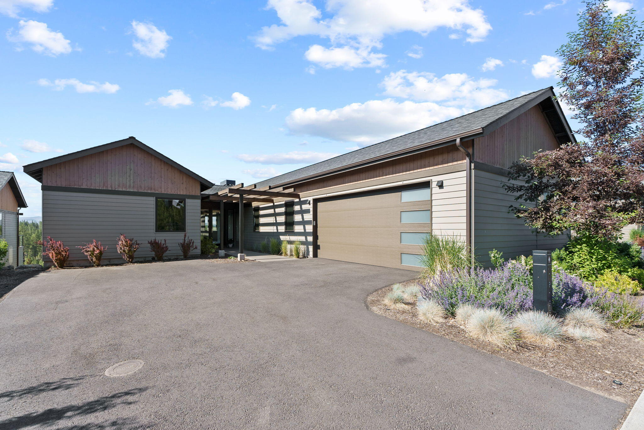 19135 Gateway Loop