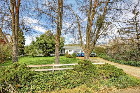 Photo of 115 Wilson Road, Ashland, OR 97520 (MLS # 220217817)