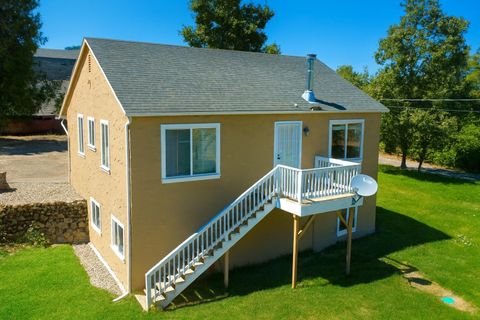 Photo of 2868 Woodland Park Road, Grants Pass, OR 97527 (MLS # 220216869)