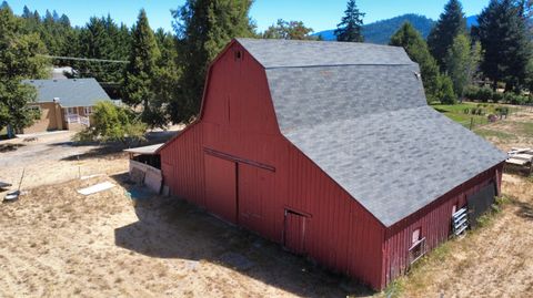 Tiny photo for 2868 Woodland Park Road, Grants Pass, OR 97527 (MLS # 220216869)