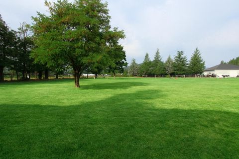 Tiny photo for 2868 Woodland Park Road, Grants Pass, OR 97527 (MLS # 220216869)