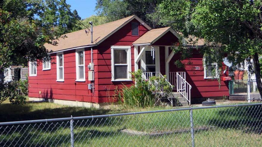 Neat And Clan Two Bedroom In A Nice Location In The Suburbs. Needs A Little Drywall Work And New Carpet In The Front Bedroom But Otherwise It S In Good Condition. Good Sized Kitchen/Dining Room And The Range, Refrigerator, Washer And Dryer Are Included In The Sale. Upgraded Vinyl Windows And Electric Service Panel Has Been Updated To Circuit Breakers. Carport And Garage. Garage Has Newer Metal Roof.