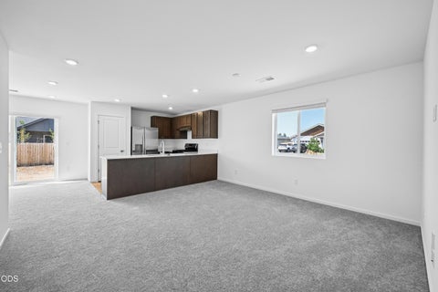 Tiny photo for 16664 Memorial Lane LN, La Pine, OR 97739 (MLS # 220228063)