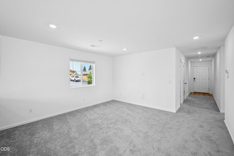 Tiny photo for 16664 Memorial Lane LN, La Pine, OR 97739 (MLS # 220228063)