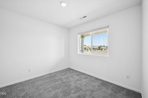 Tiny photo for 16664 Memorial Lane LN, La Pine, OR 97739 (MLS # 220228063)