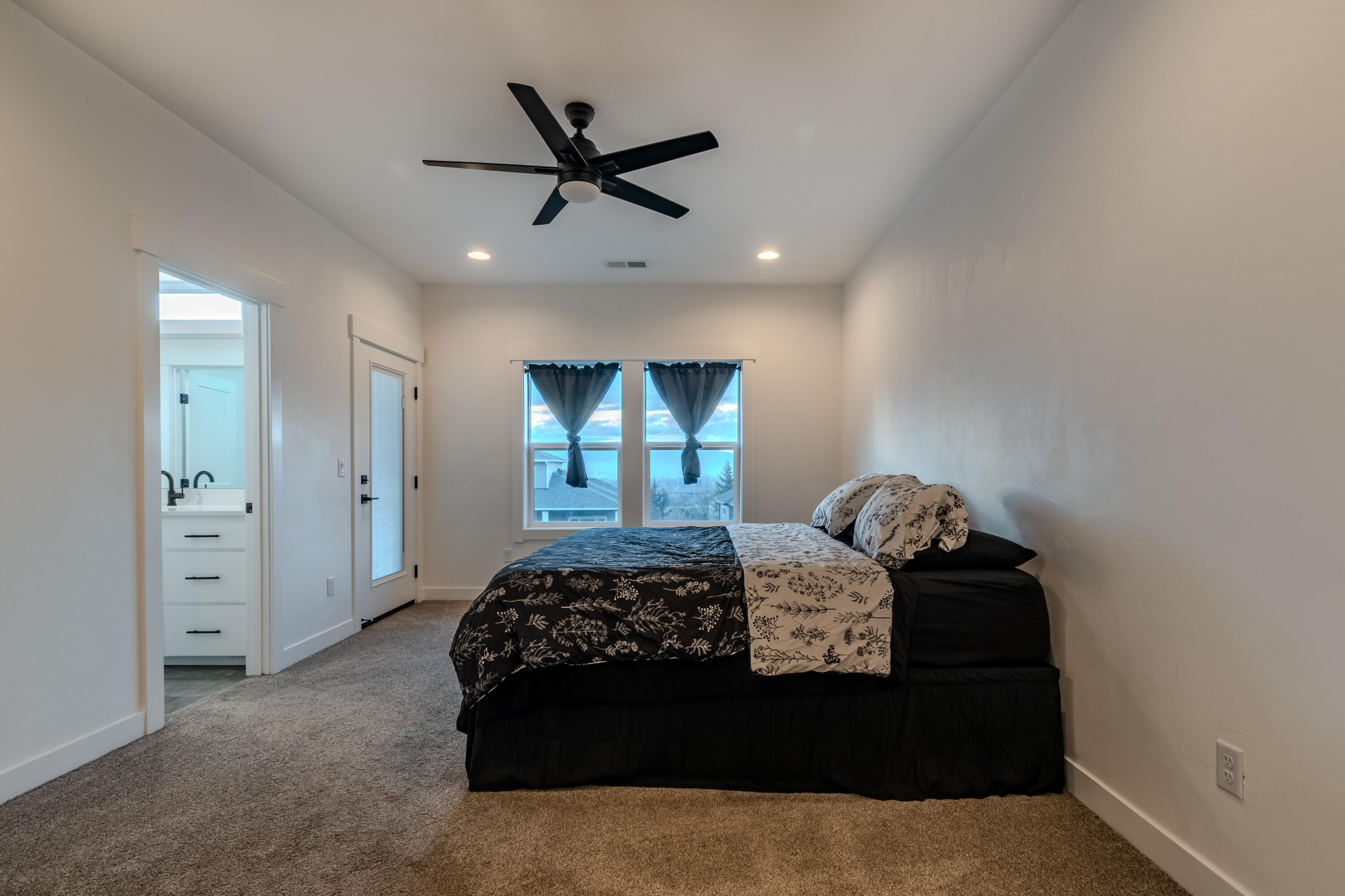 Bella Vista Heights Phases 1 & 2 - Residential