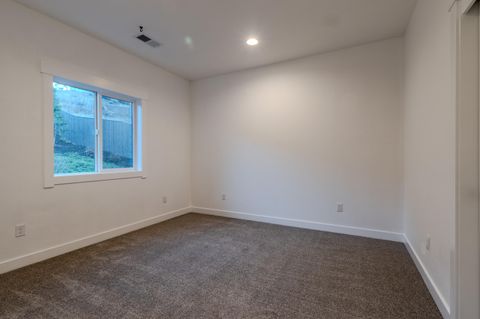 Tiny photo for 531 W La Strada Circle, Medford, OR 97504 (MLS # 220212404)