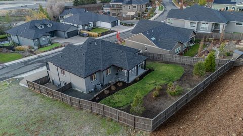 Tiny photo for 531 W La Strada Circle, Medford, OR 97504 (MLS # 220212404)