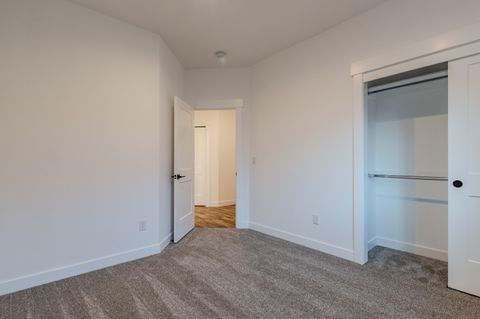 Tiny photo for 531 W La Strada Circle, Medford, OR 97504 (MLS # 220212404)