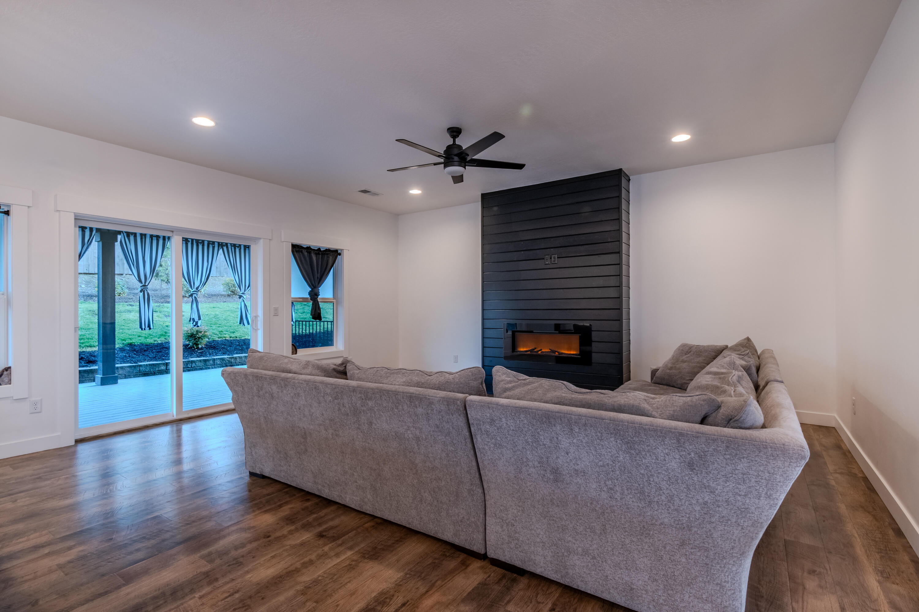 Bella Vista Heights Phases 1 & 2 - Residential