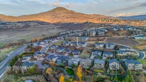 Tiny photo for 531 W La Strada Circle, Medford, OR 97504 (MLS # 220212404)