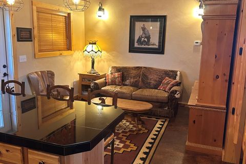 Tiny photo for 61416 Cougar Trail, Bend, OR 97701 (MLS # 220210435)