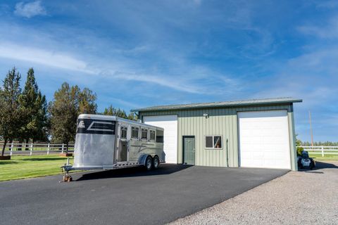 Tiny photo for 61416 Cougar Trail, Bend, OR 97701 (MLS # 220210435)