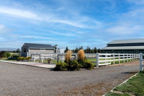 Tiny photo for 61416 Cougar Trail, Bend, OR 97701 (MLS # 220210435)