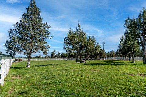 Tiny photo for 61416 Cougar Trail, Bend, OR 97701 (MLS # 220210435)