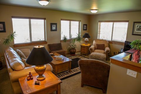 Tiny photo for 61416 Cougar Trail, Bend, OR 97701 (MLS # 220210435)