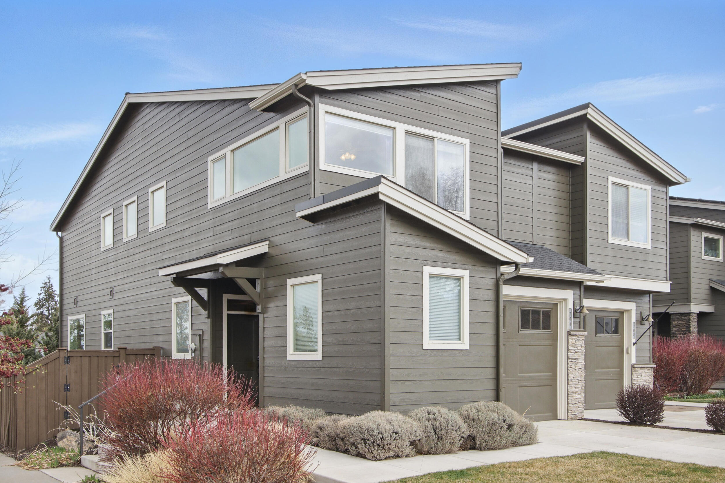 704 NE Vail Lane