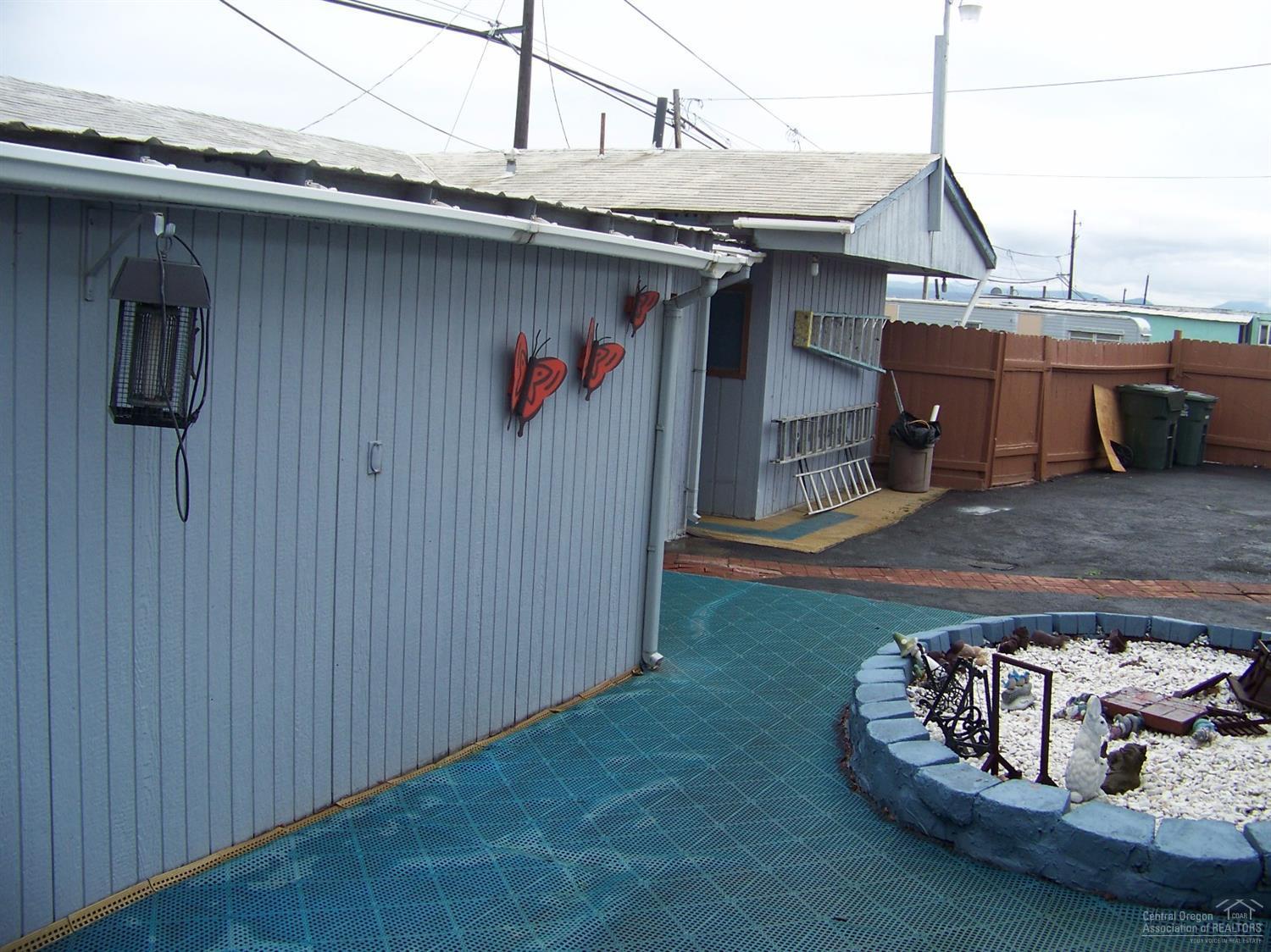 CLAJ - Commercial Sale