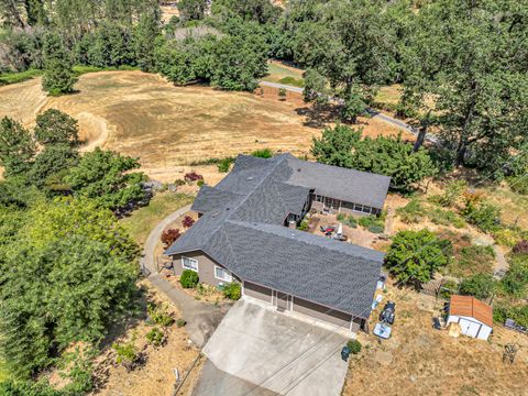 Tiny photo for 1775 Wards Creek Road, Rogue River, OR 97537 (MLS # 220217238)