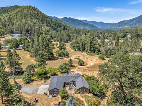 Tiny photo for 1775 Wards Creek Road, Rogue River, OR 97537 (MLS # 220217238)