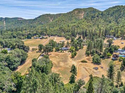 Tiny photo for 1775 Wards Creek Road, Rogue River, OR 97537 (MLS # 220217238)