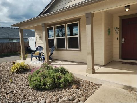 Tiny photo for 3577 Yah Way, White City, OR 97503 (MLS # 220219256)