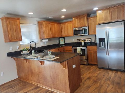 Tiny photo for 3577 Yah Way, White City, OR 97503 (MLS # 220219256)