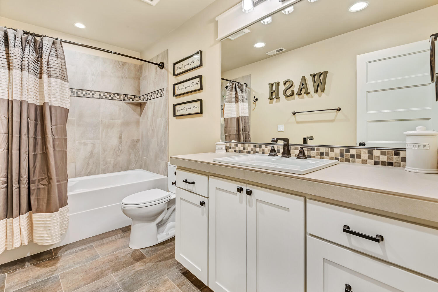 Pine Meadow Vill - Residential