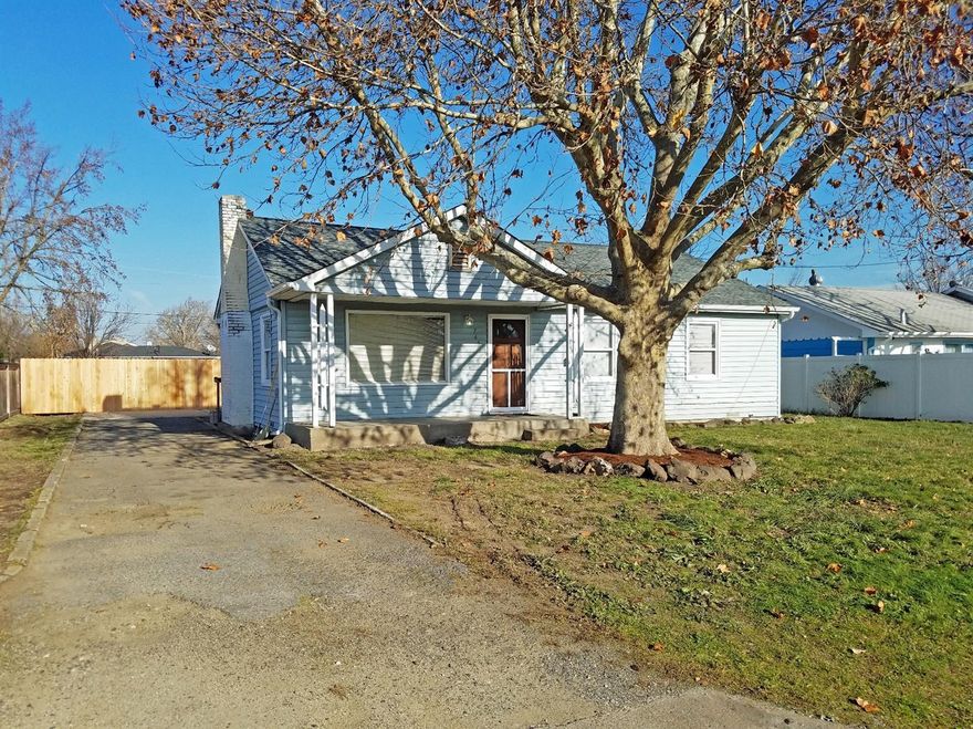 Conveniently located 1066 square foot 3 Bedroom 1 Bath home on .11 acre lot. Home has beautiful original hardwood floors, ceiling fans, and a fireplace. Property has been well maintained and is financable. New fence was just installed on recently adjusted property line.