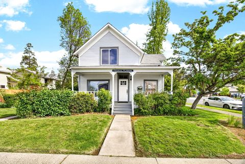 204 NW E Street Grants Pass OR 97526