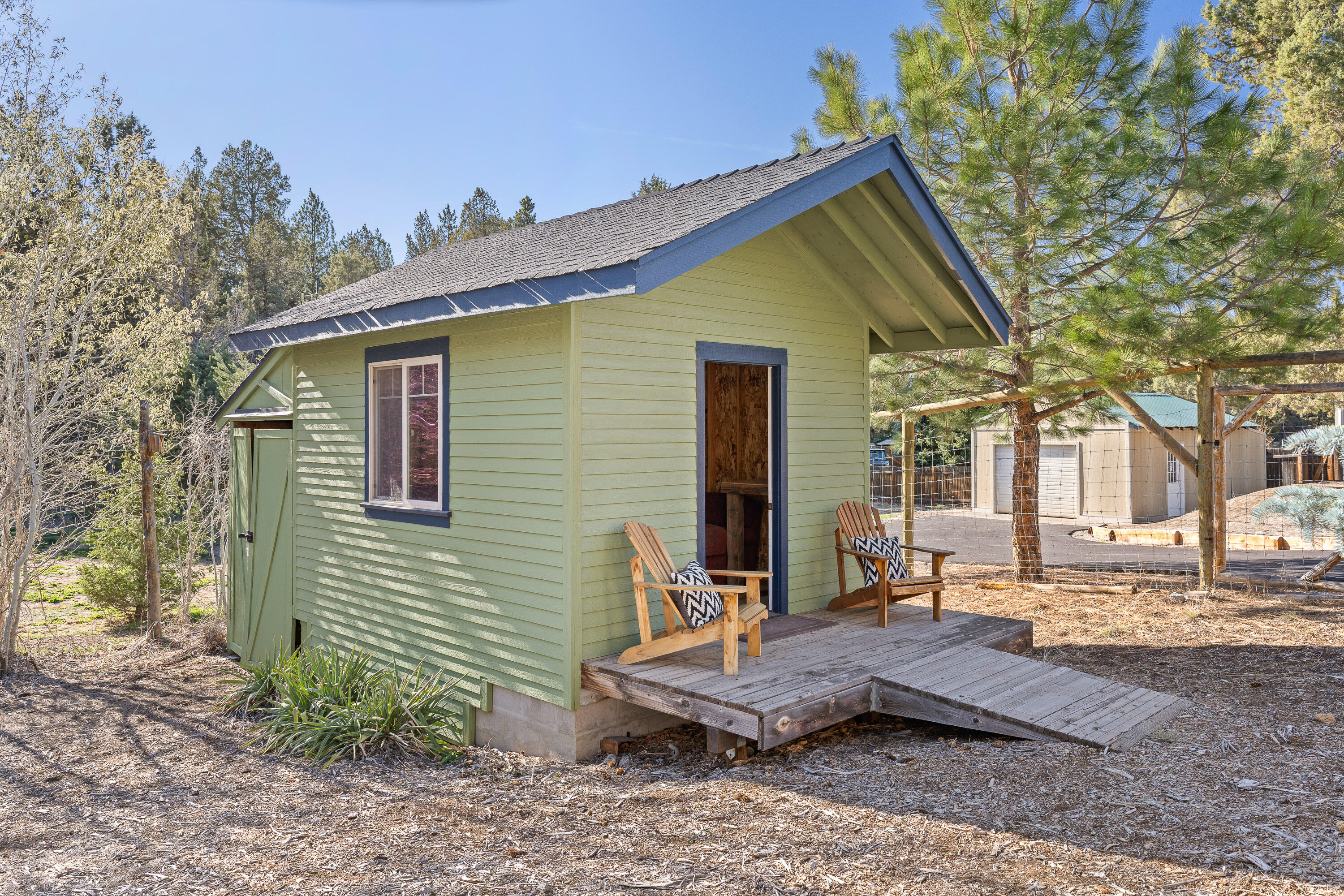 Desc Rvr Hmst Rimrk - Residential