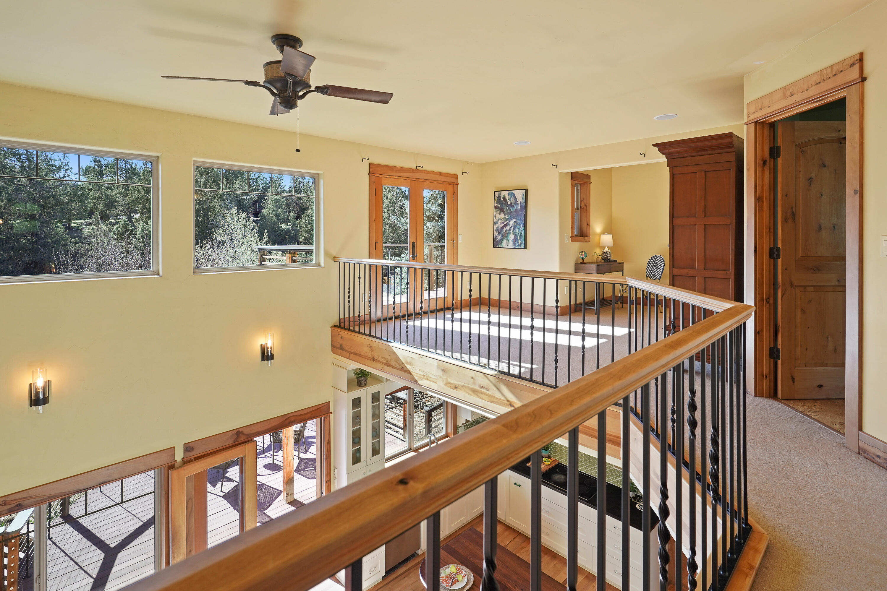 Desc Rvr Hmst Rimrk - Residential