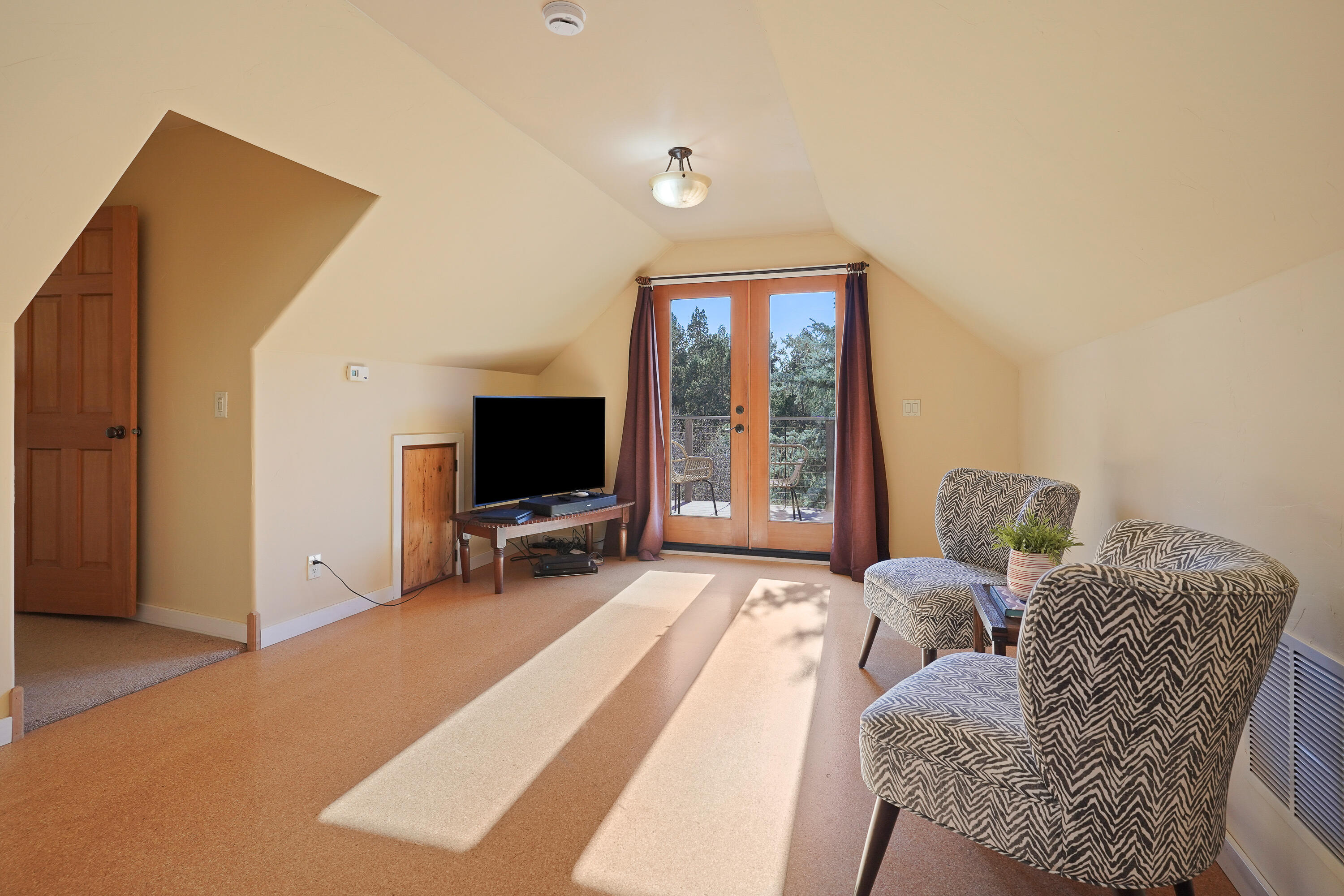 Desc Rvr Hmst Rimrk - Residential