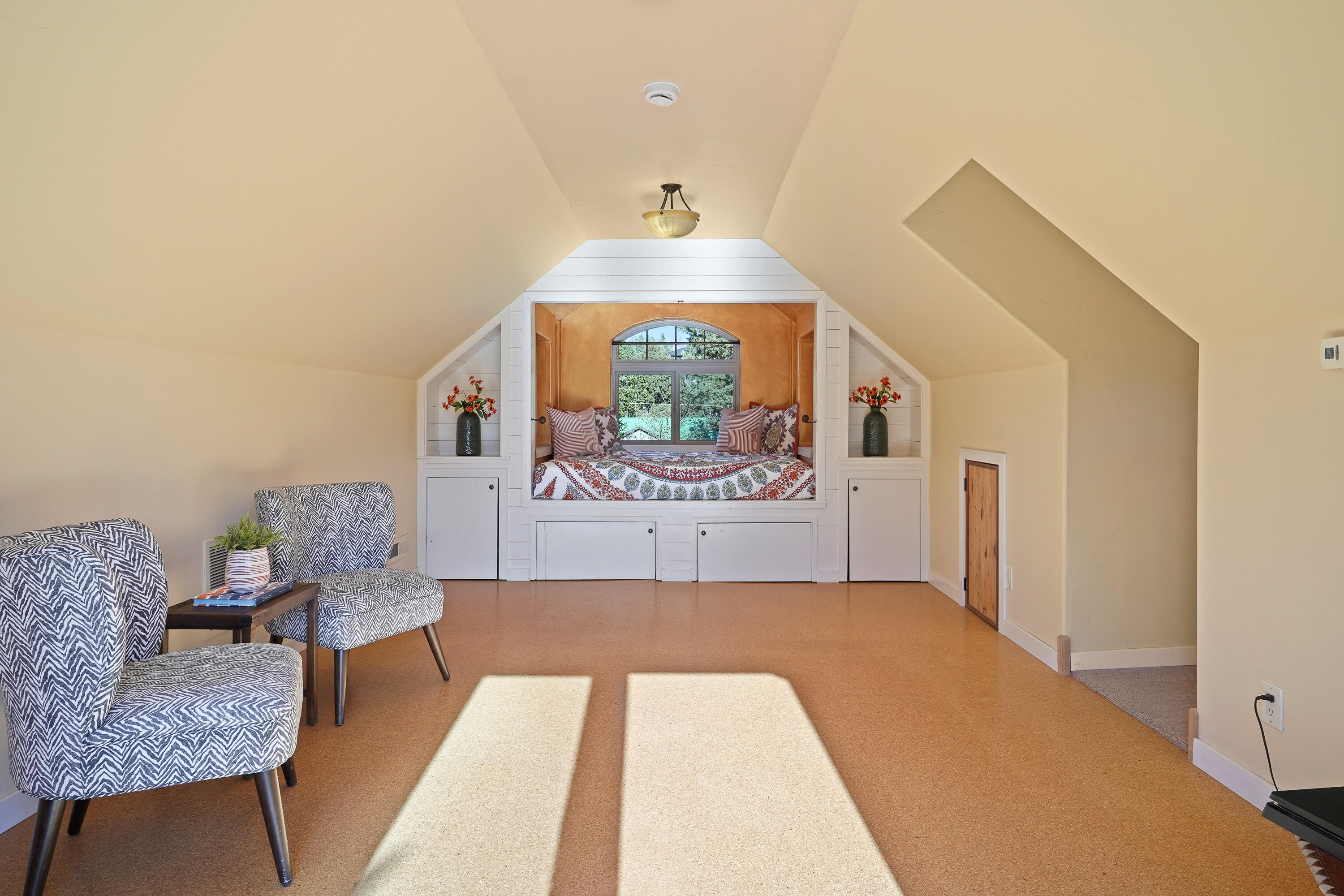 Desc Rvr Hmst Rimrk - Residential