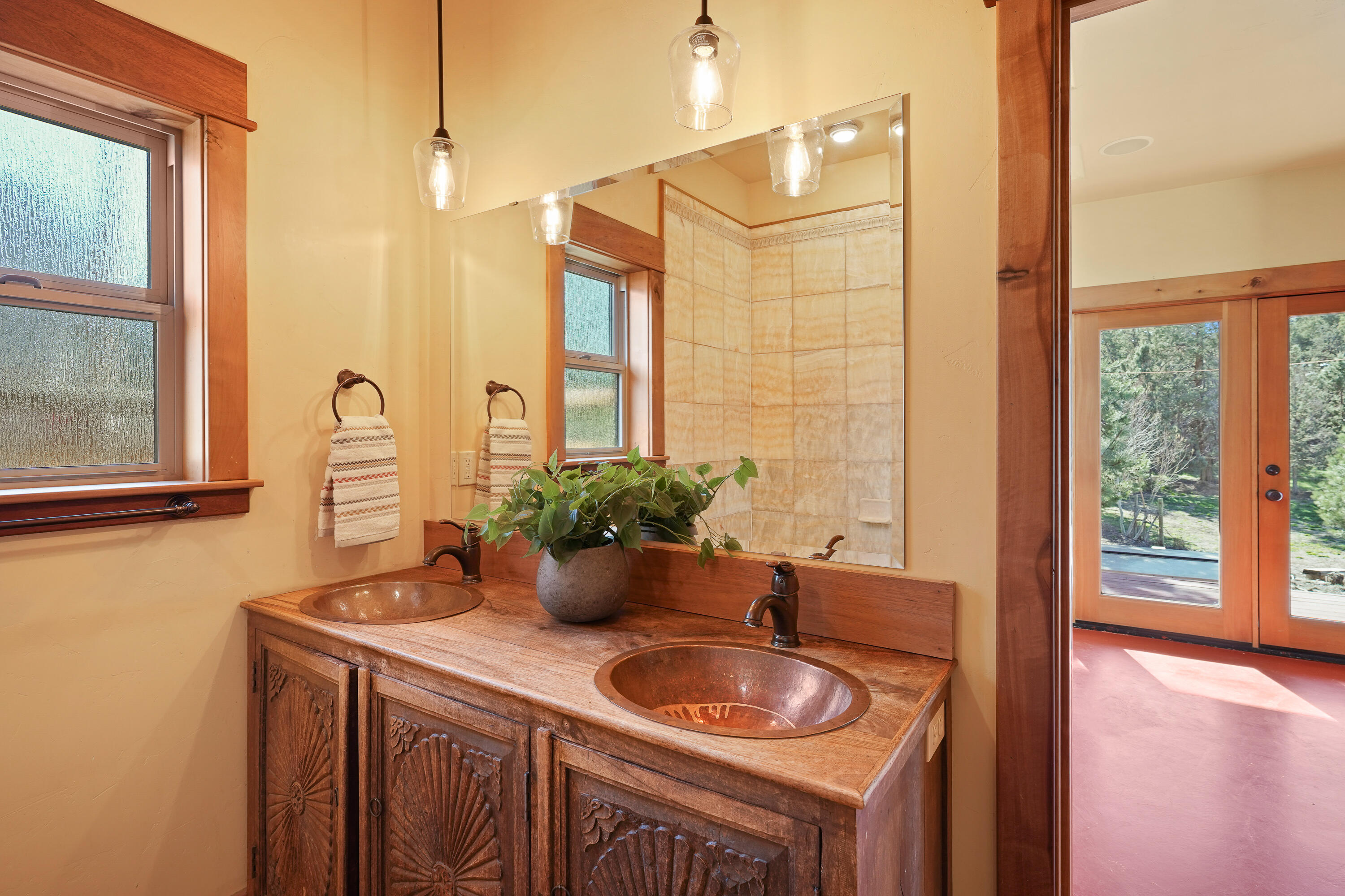 Desc Rvr Hmst Rimrk - Residential