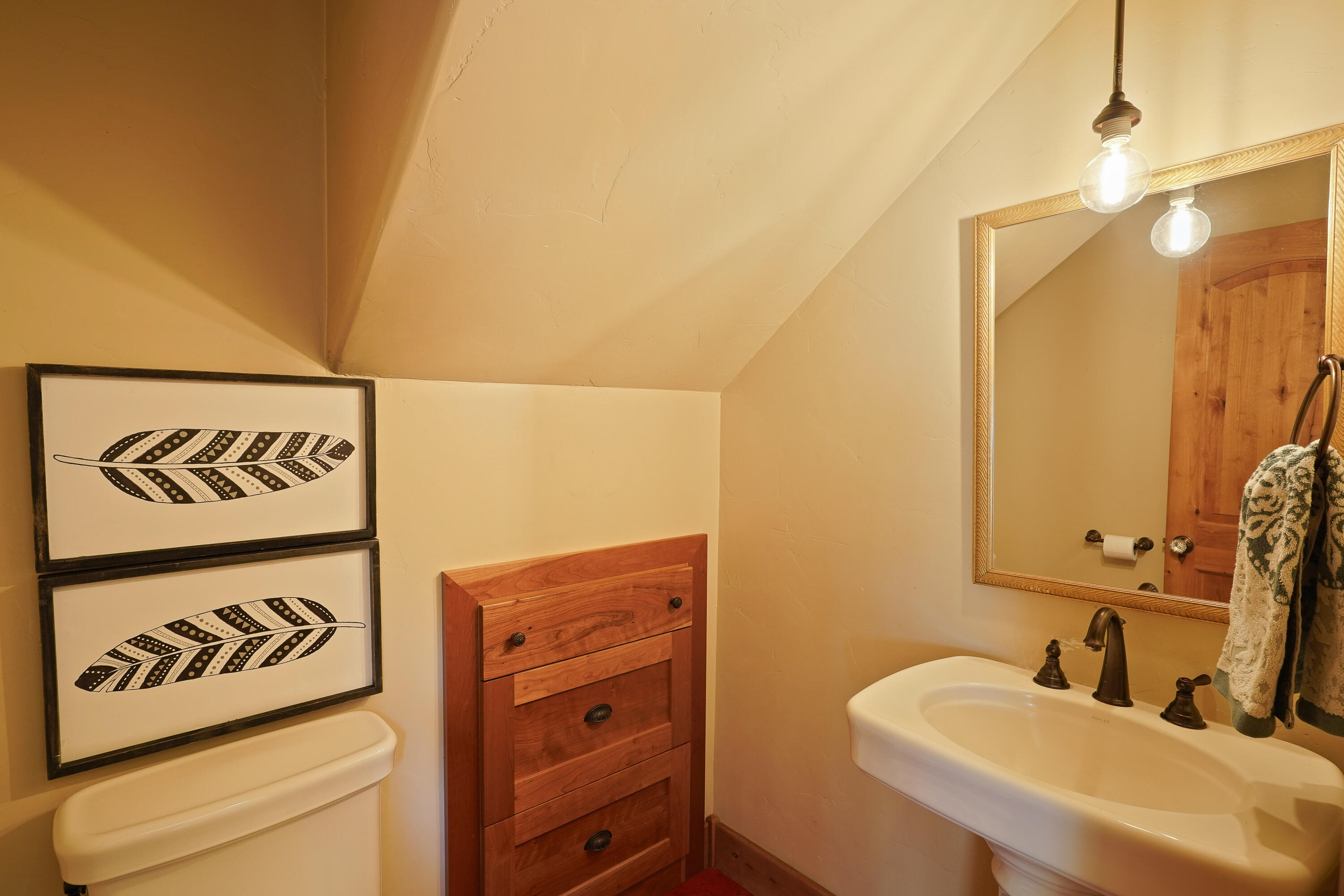 Desc Rvr Hmst Rimrk - Residential