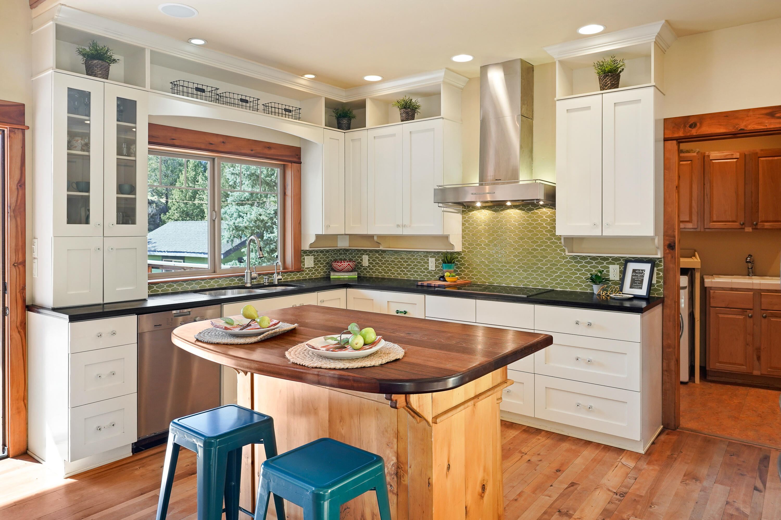 Desc Rvr Hmst Rimrk - Residential