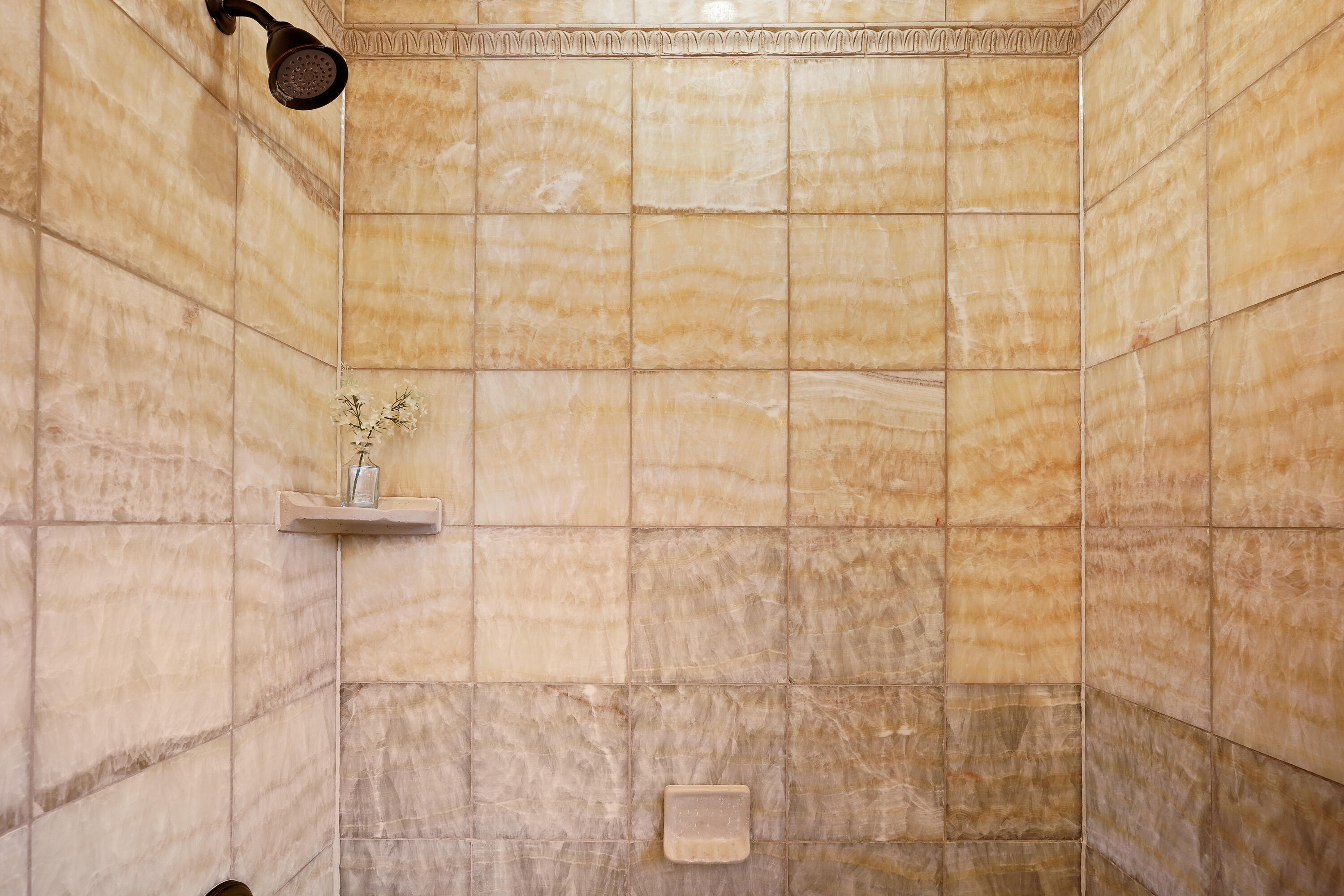 Desc Rvr Hmst Rimrk - Residential