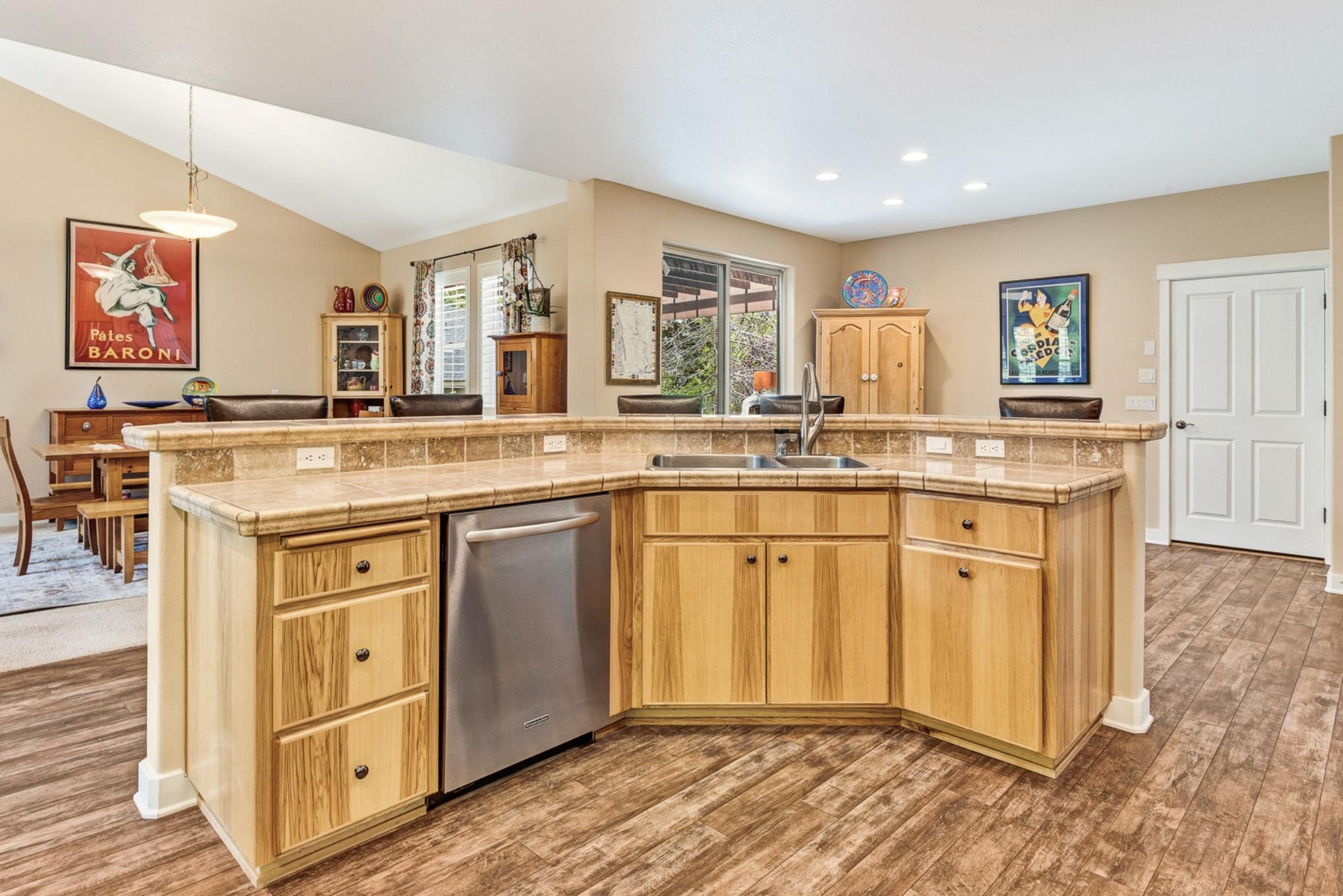 Skyliner Summit - Residential