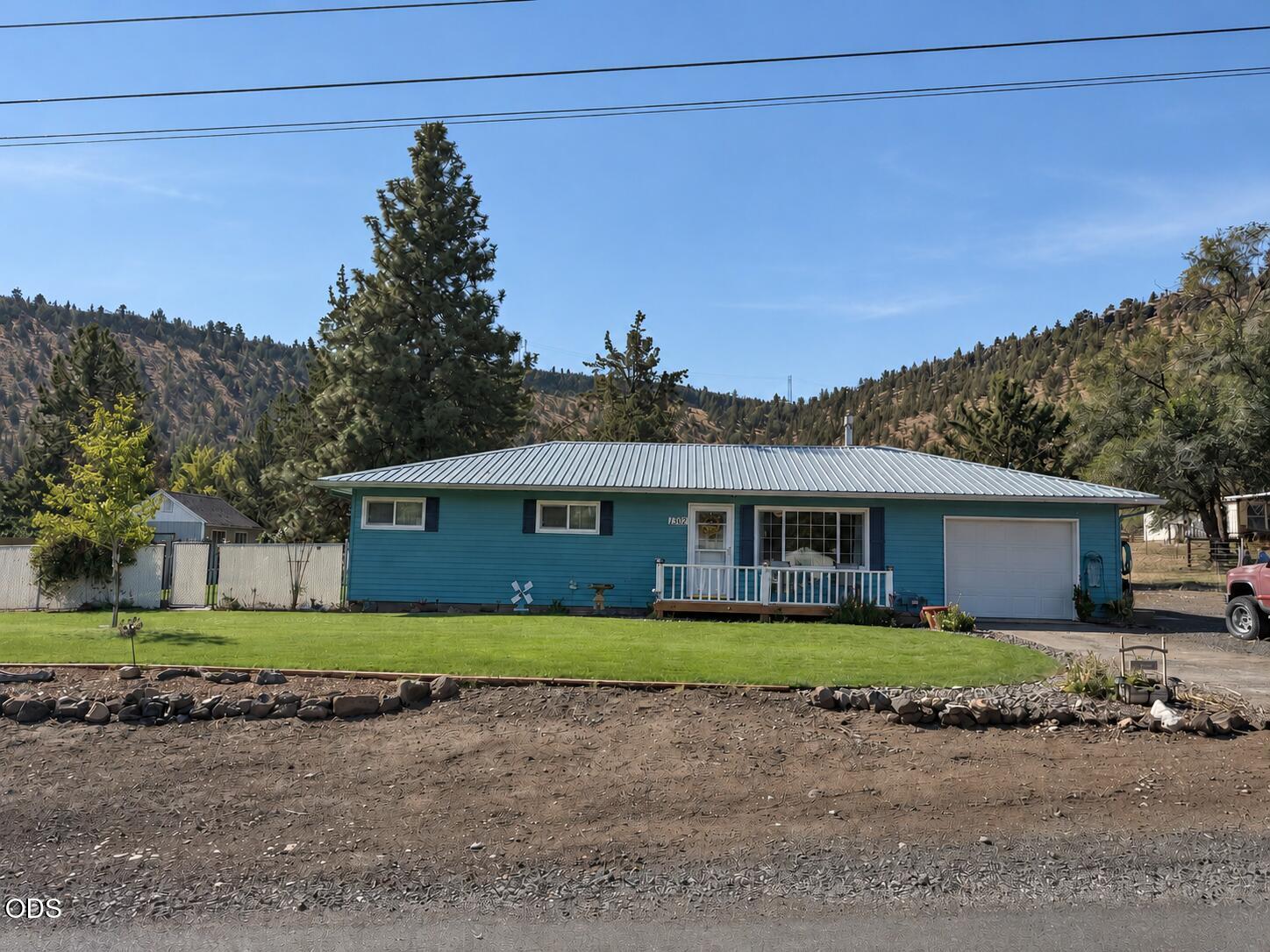 1302 SW Crestview Road